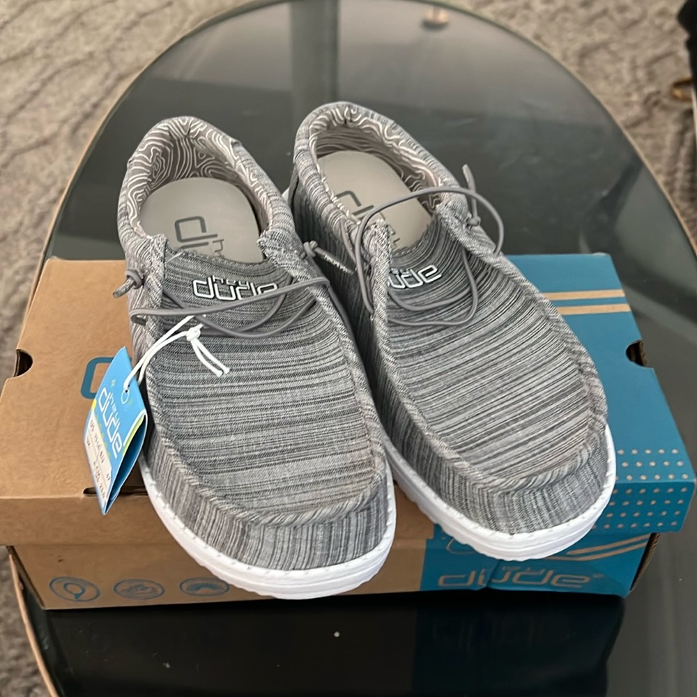 Brand new Hey Dude Wally in "Linen Stone" Boys 5 (eur 37)
